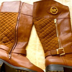 MK Quilted texture boot. Size 10